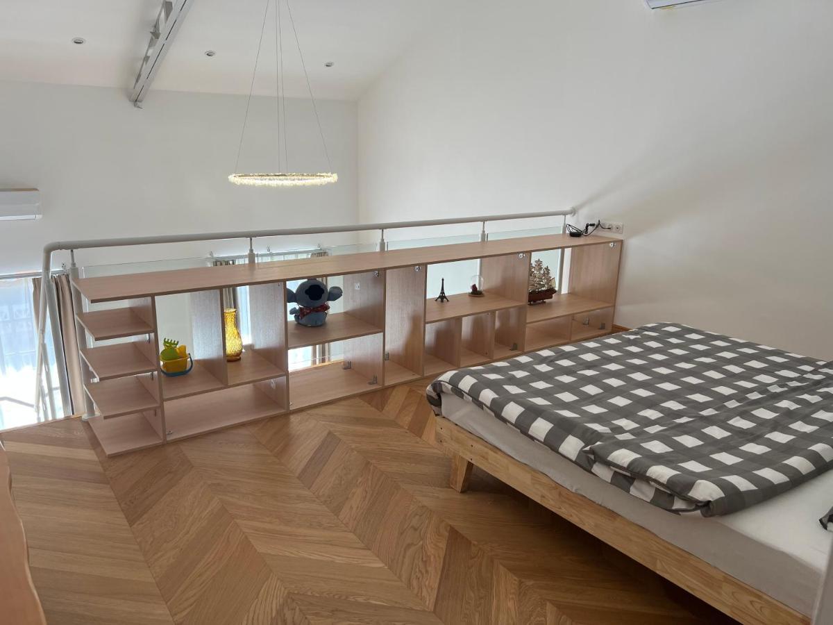 Suite Deluxe Au Carre Cathedrale En Hypercentre Saint Denis Esterno foto